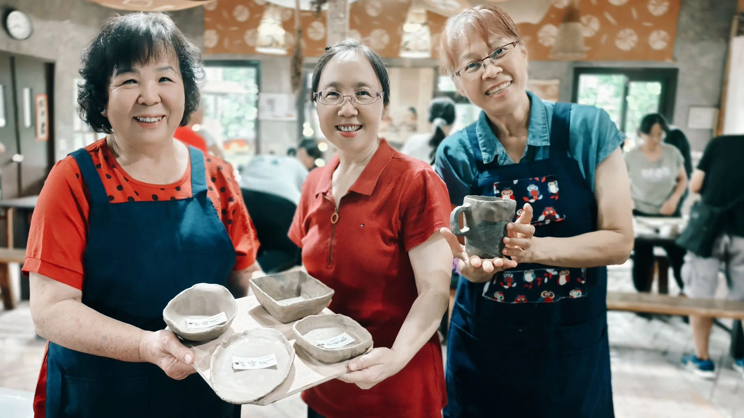 【梓辰文化】2025台灣在地故事 土地的韌性與感動，經由職人講師引導操作、尚未經過窯燒的作品