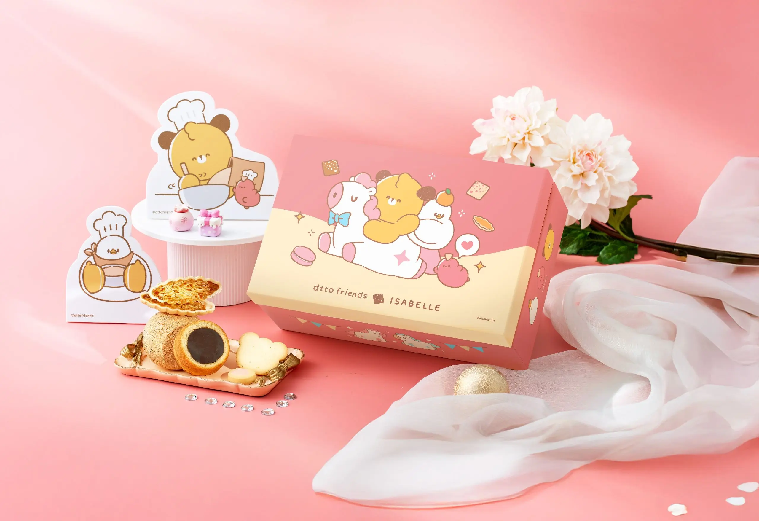 【伊莎貝爾】2026 春節送禮聯名推薦 馬到成功,花開富貴!讓dtto Friends萌友陪你躍進新好年。